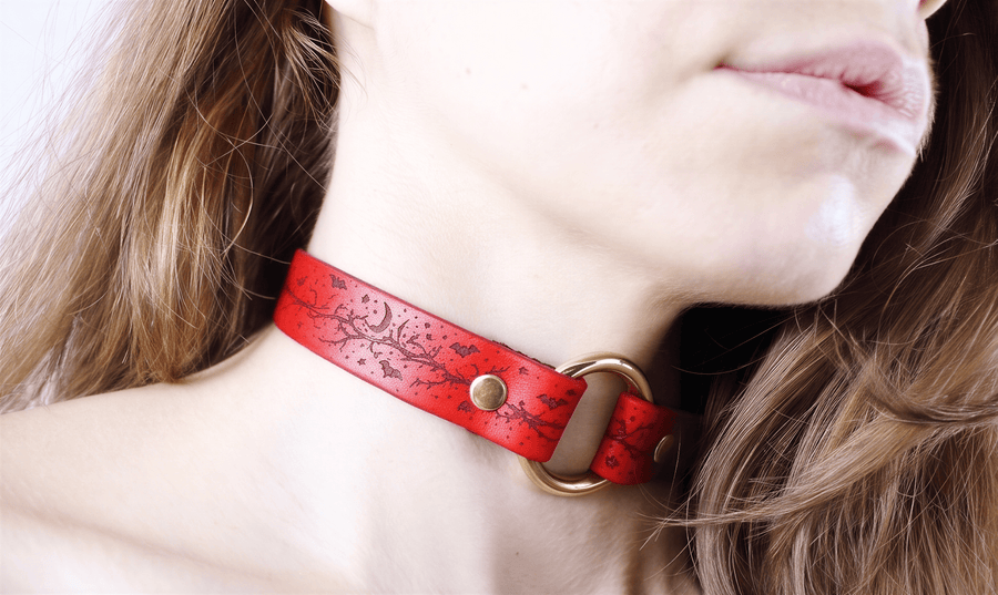Bats Leather Choker – Gothic Discreet Day Collar Jewelry