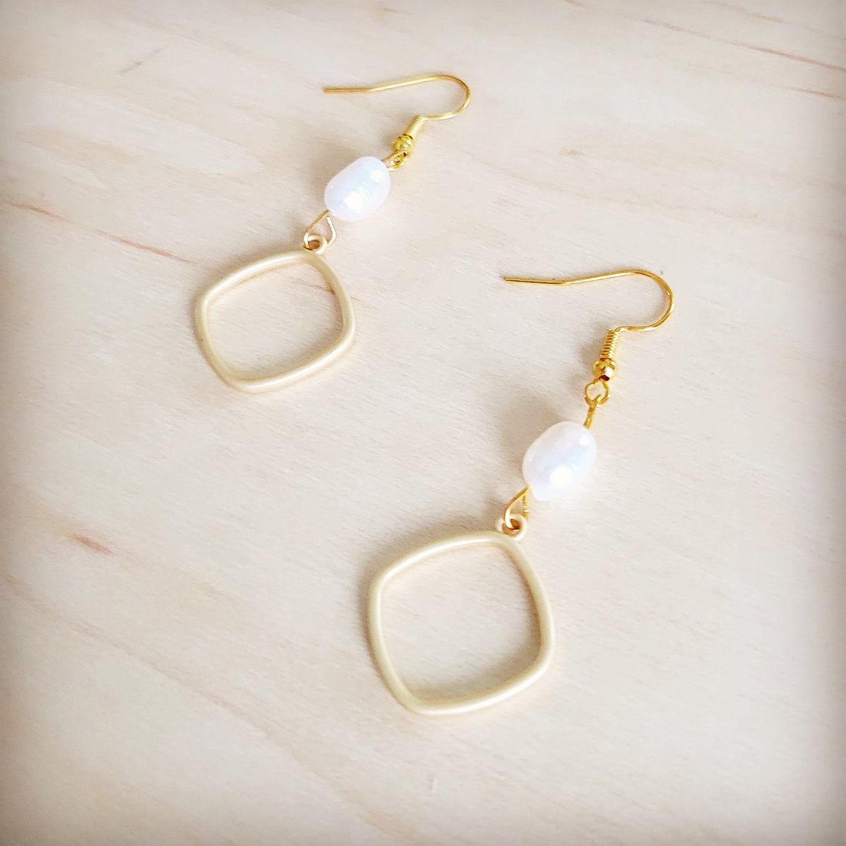 Matte Gold and Freshwater Pearl Earrings Square 200bs-0