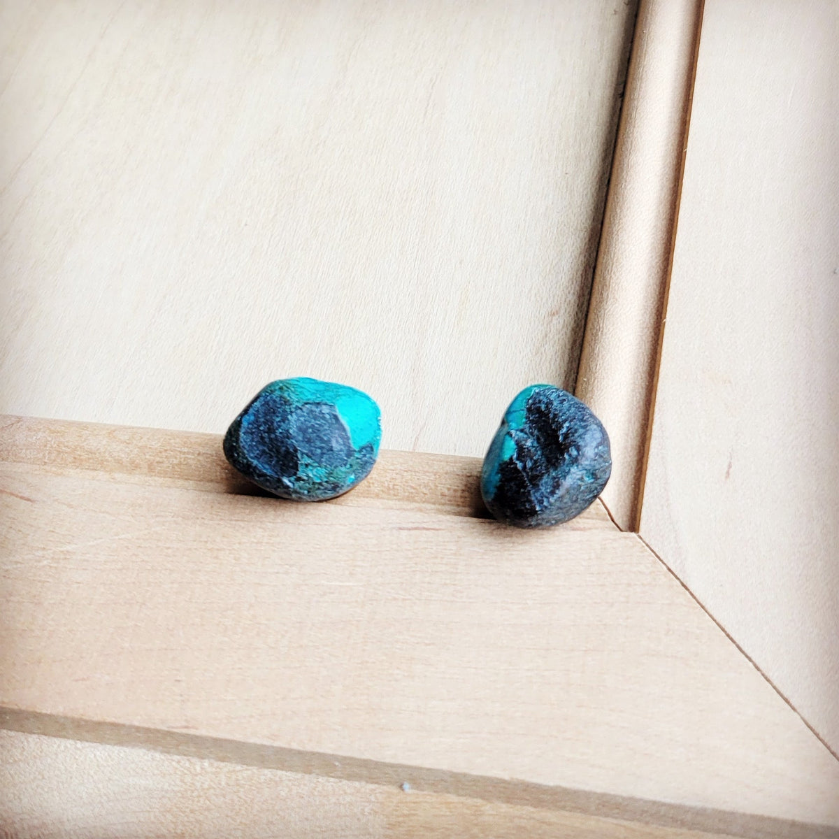 **Natural Green Turquoise Stud Earrings 205g-0
