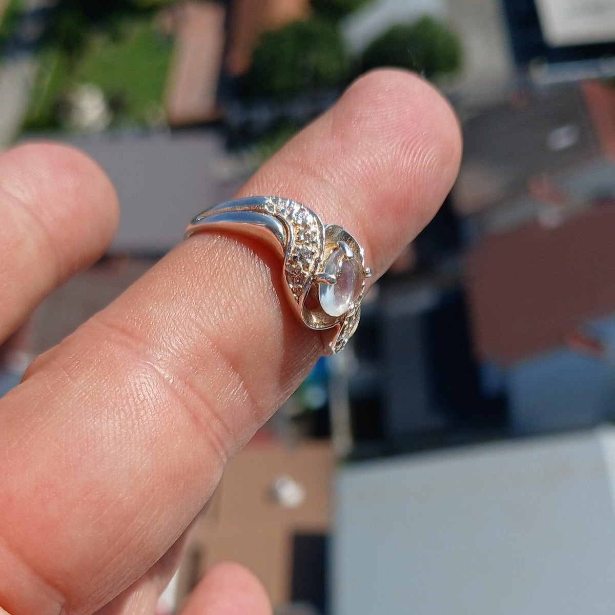 Moonstone Ring, Moonstone Silver Ring, Gemstone Sterling Silver ring, Solitaire Ring, oval Ceylon Moonstone and 10 CZ handmade ring Size 7.5-0